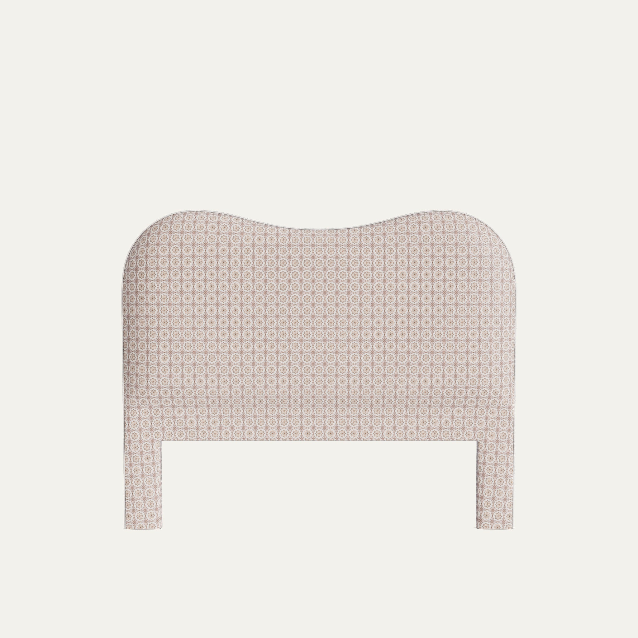 FEATURED: Shown in Queen / Sand Welt