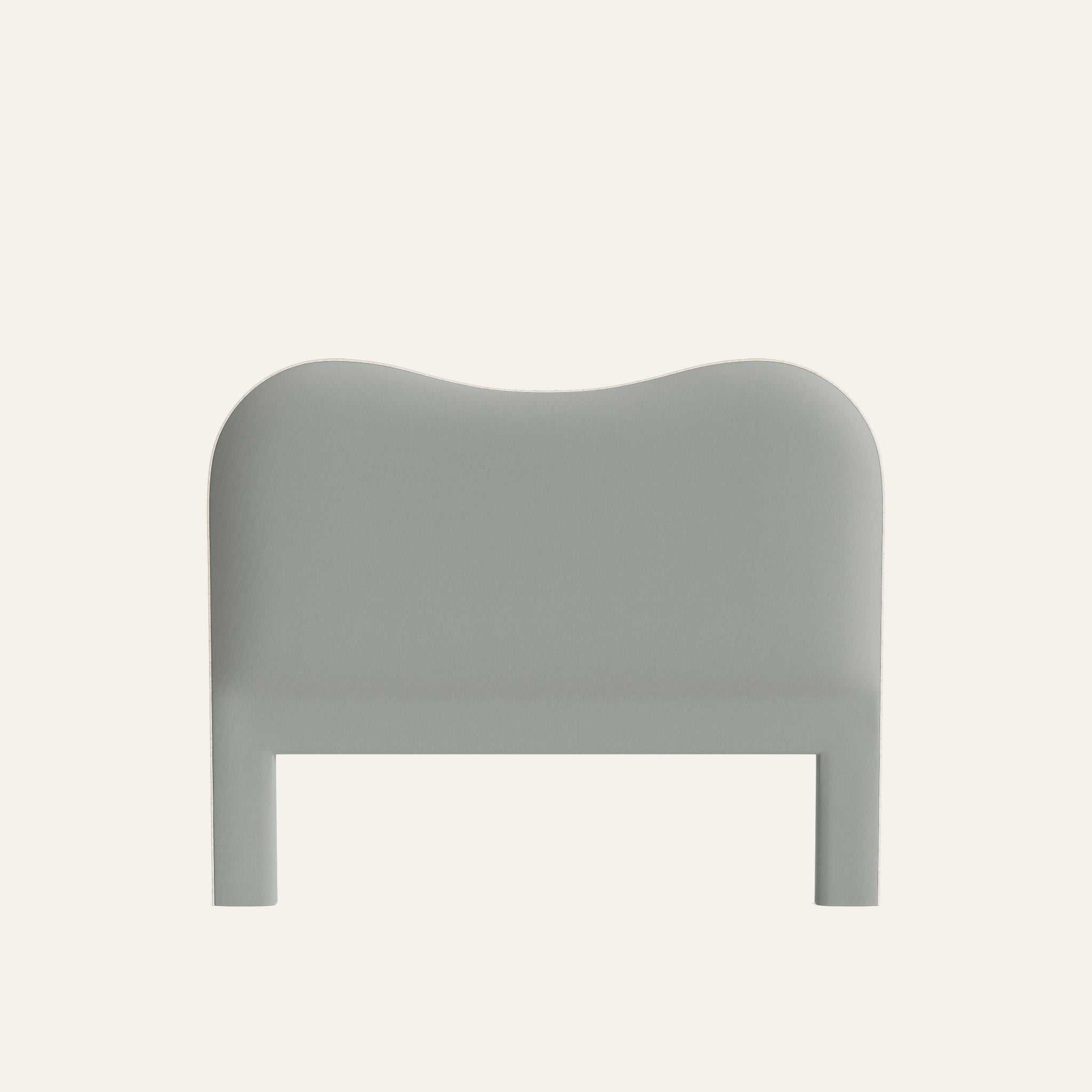 FEATURED: Shown in Queen / Sand Welt