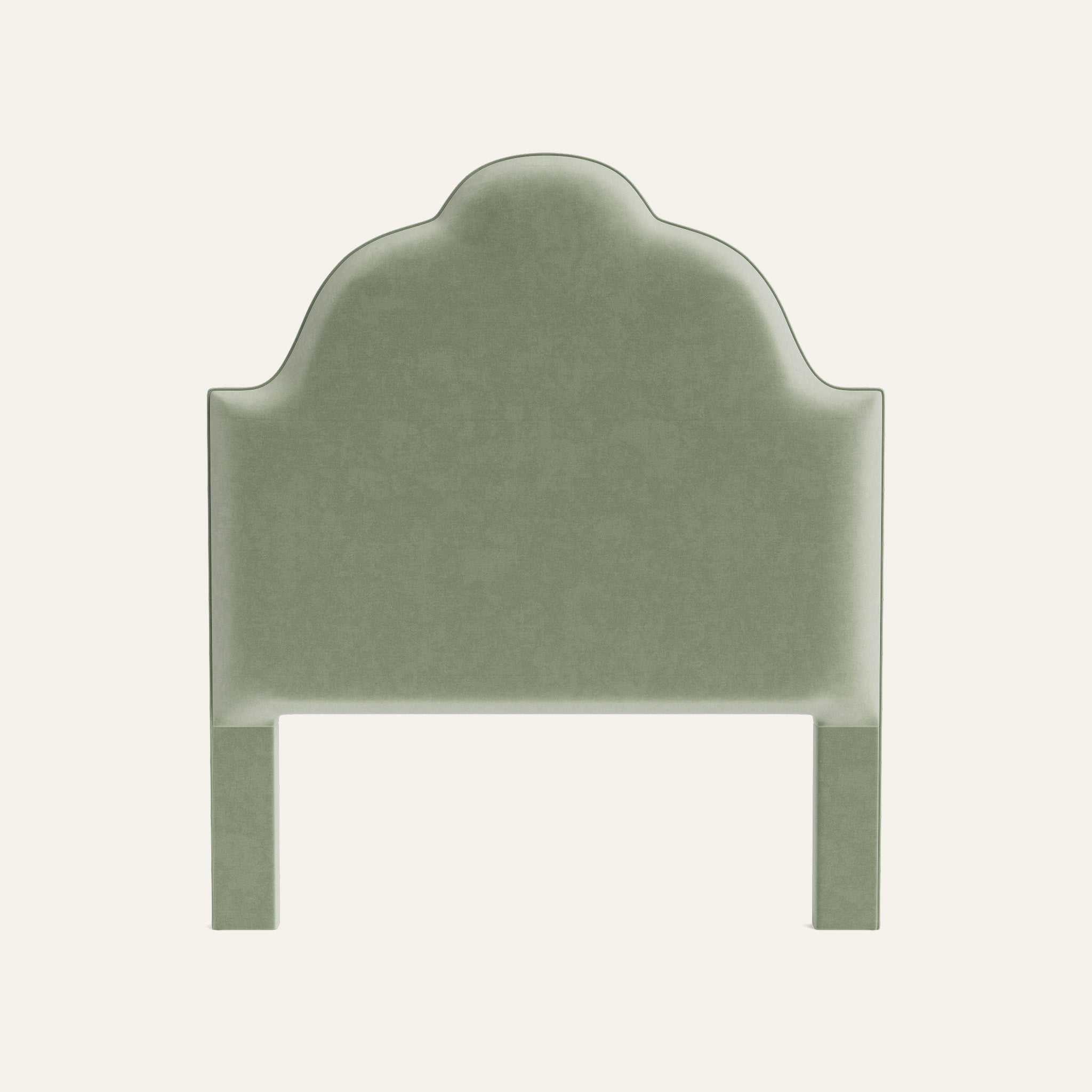 FEATURED: Shown in Queen / Self Welt