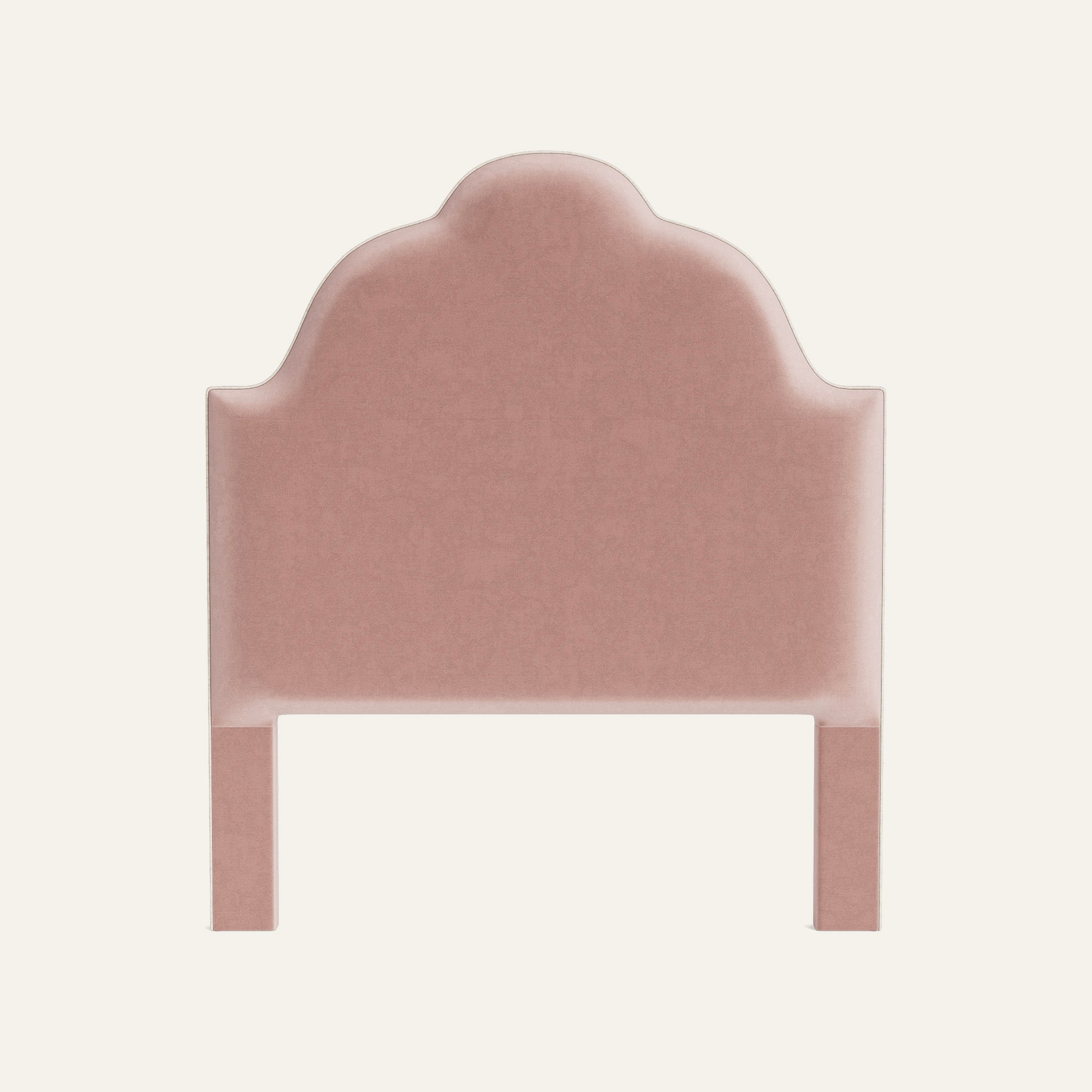 FEATURED: Shown in Queen / Sand Welt