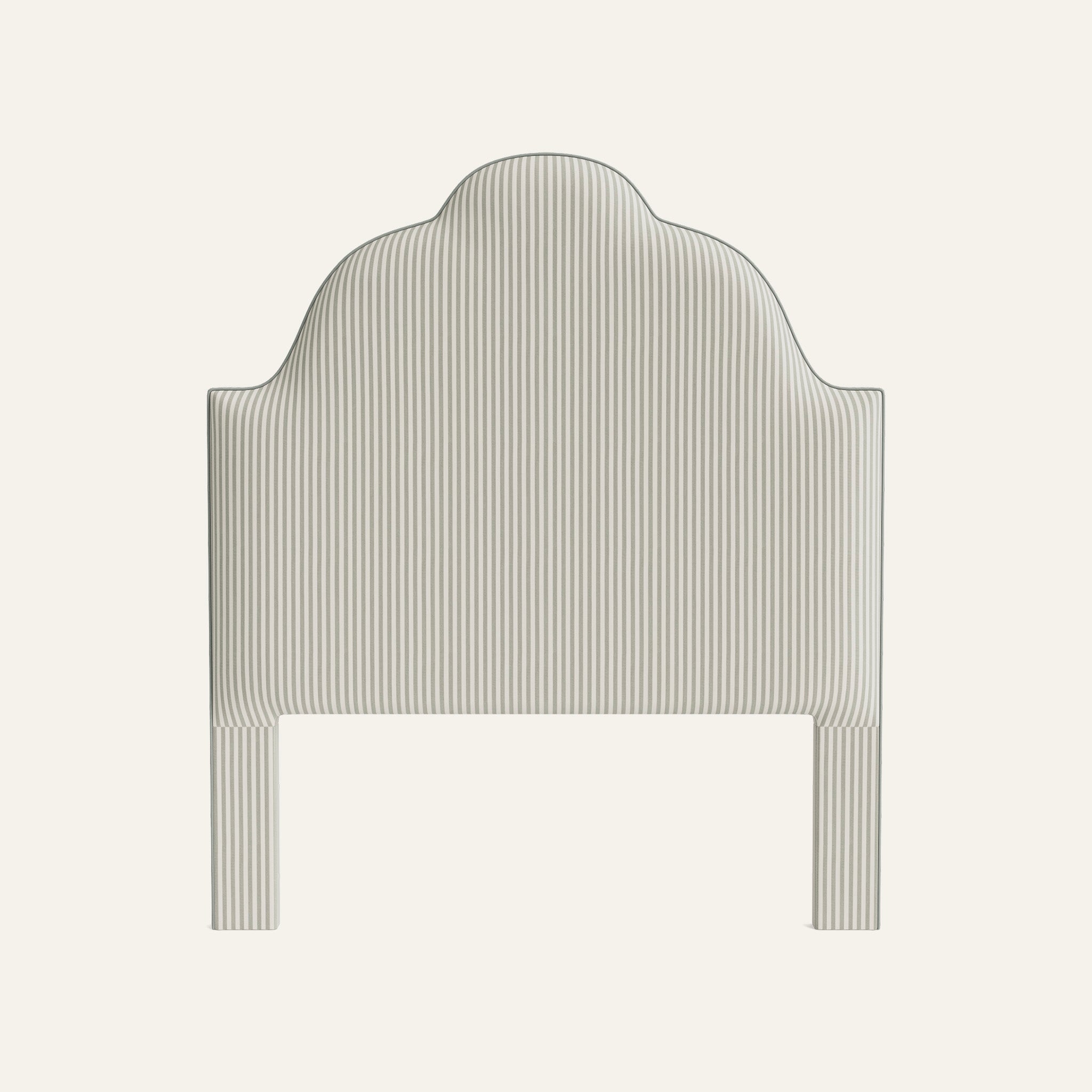 FEATURED: Shown in Queen / Sage Welt