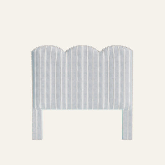 FEATURED: Shown in Queen / Sand Welt