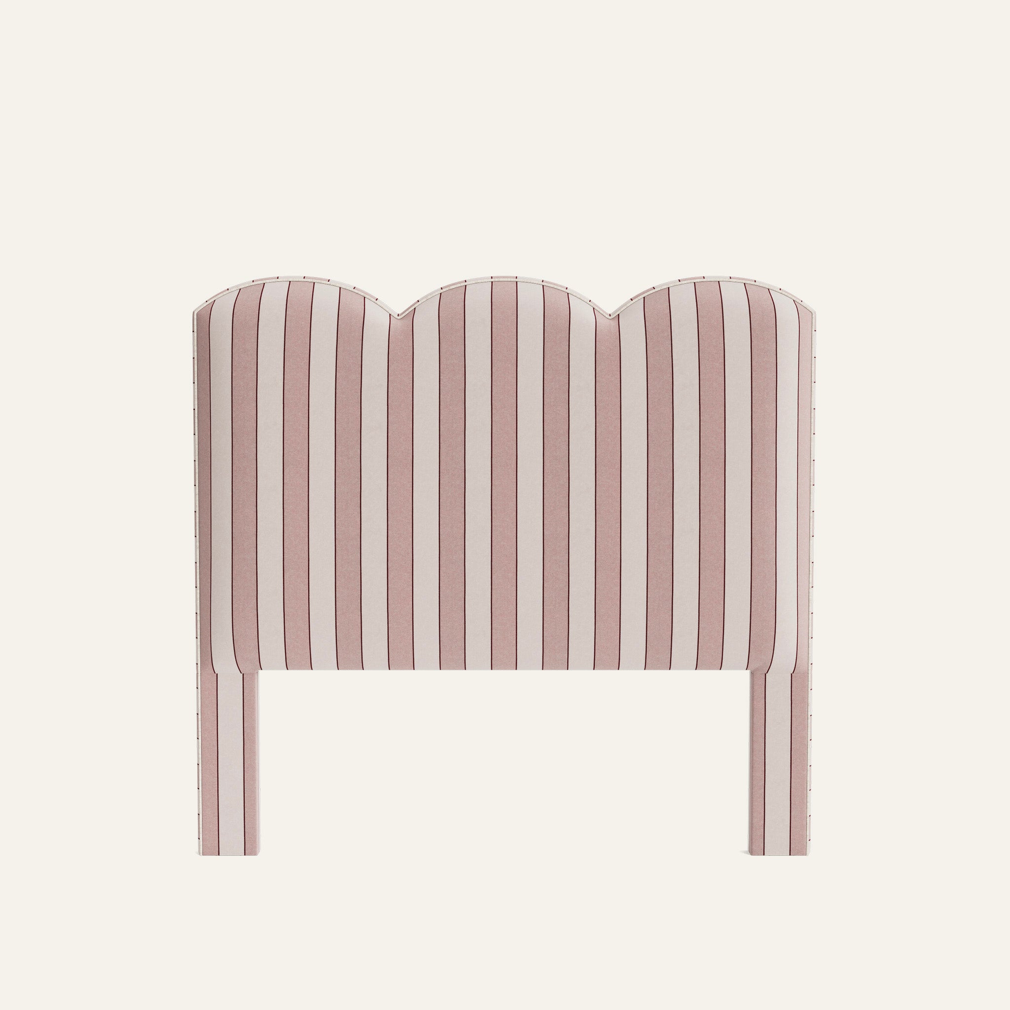 FEATURED: Shown in Queen / Sand Welt