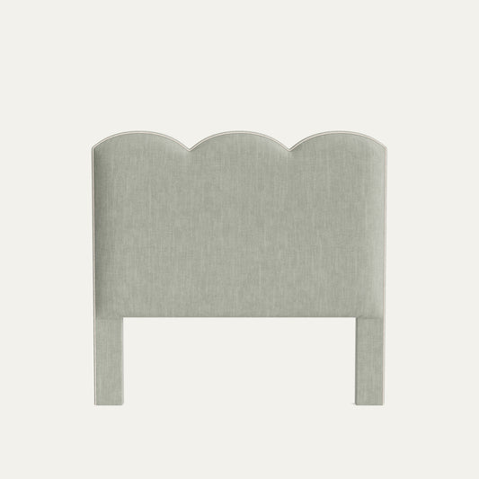 FEATURED: Shown in Queen / Sand Welt