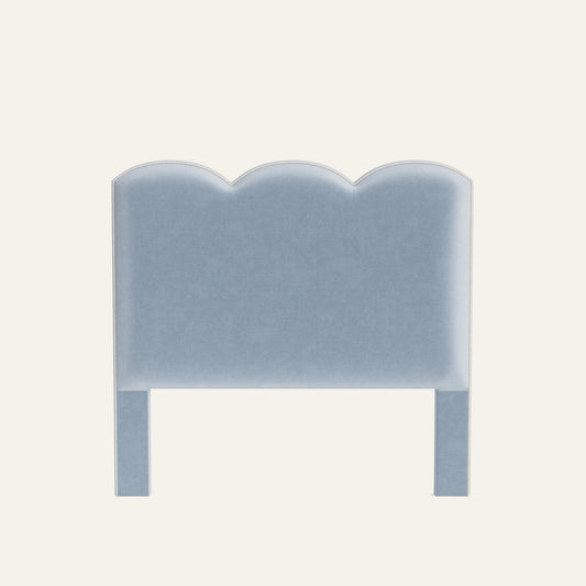 FEATURED: Shown in Queen / Sand Welt