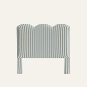 FEATURED: Shown in Queen / Sand Welt