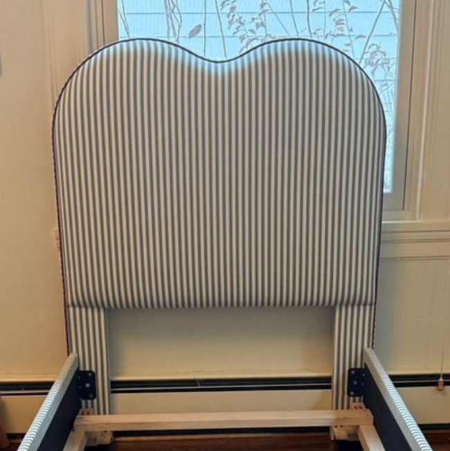 Louisa Harbor Vertical Twin Bed w. Raspberry Welt, Tobacco Legs