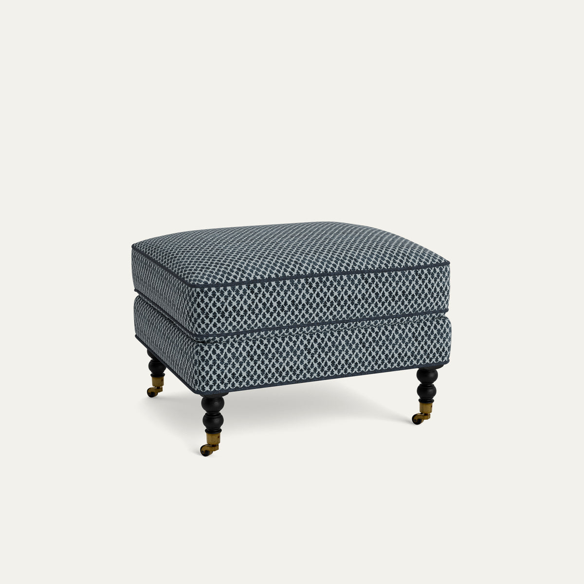 FEATURED: Shown with Ebony / Midnight Welt