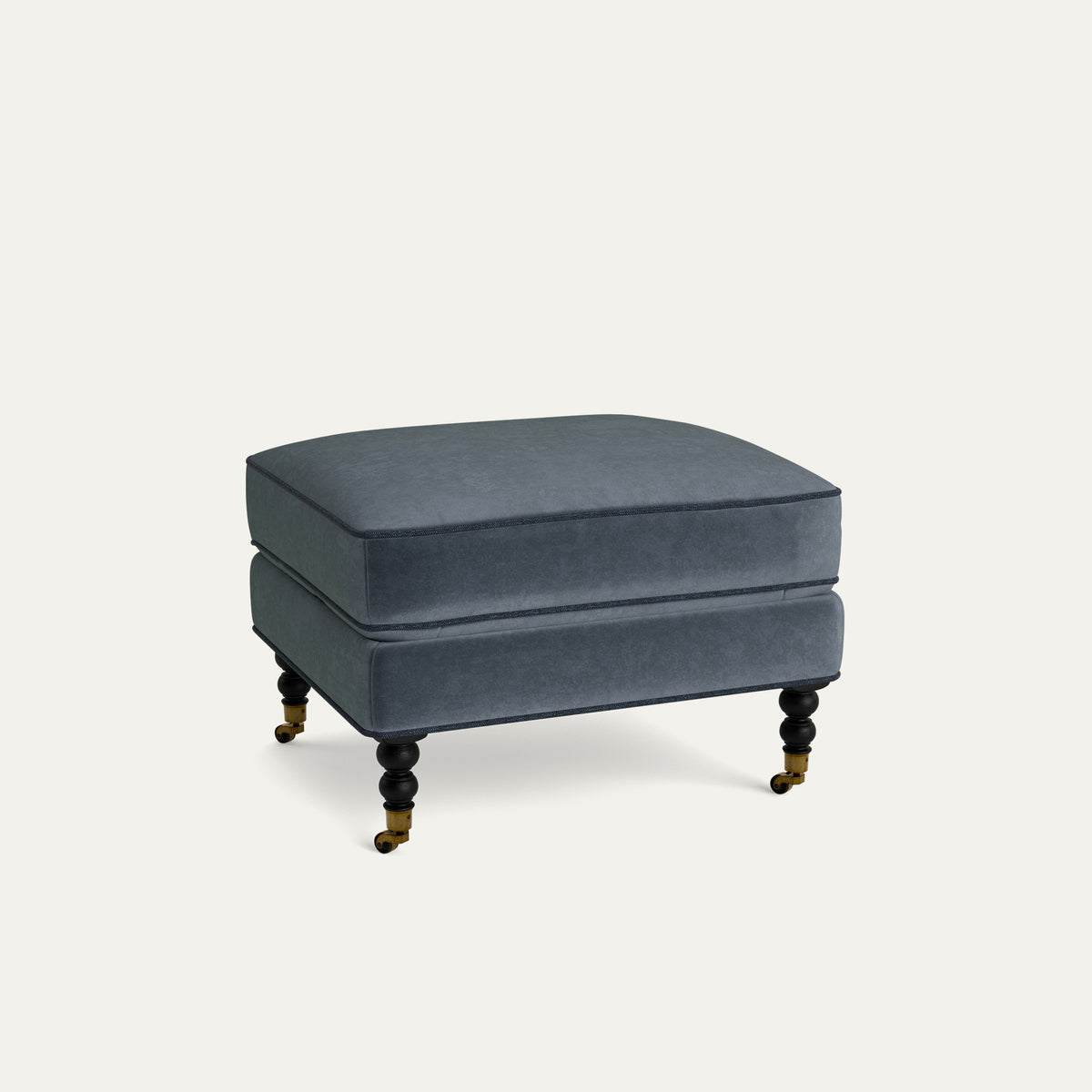 FEATURED: Shown with Ebony / Midnight Welt