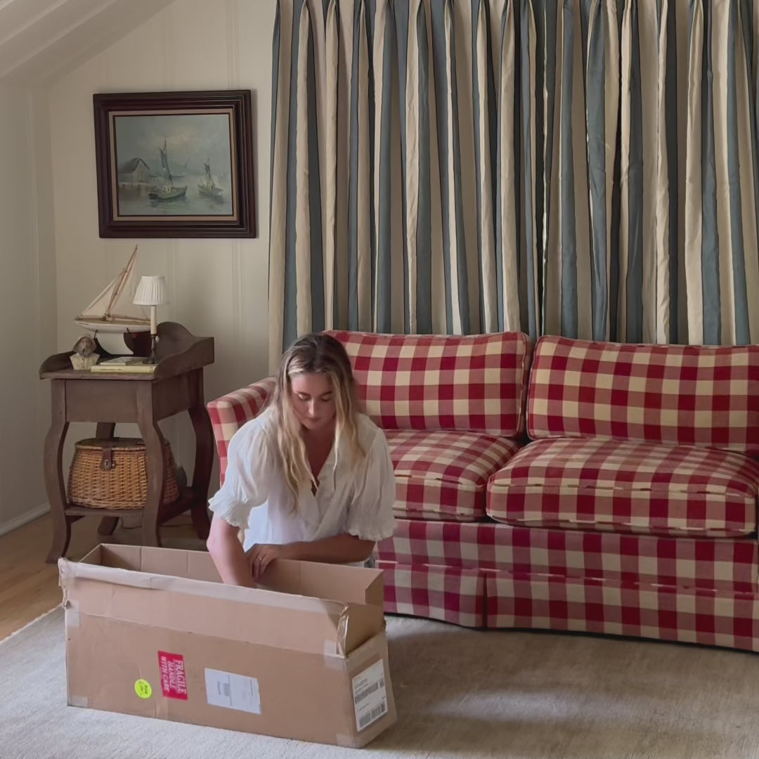 FEATURED: Video by @brookellawrence. Shown in Flat / Inside Mount