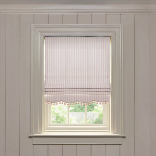 FEATURED: Shown in Scalloped / Rose Pom Pom
