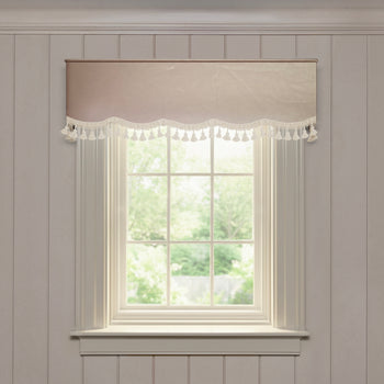 FEATURED: Shown in Scalloped / Cream Tassel