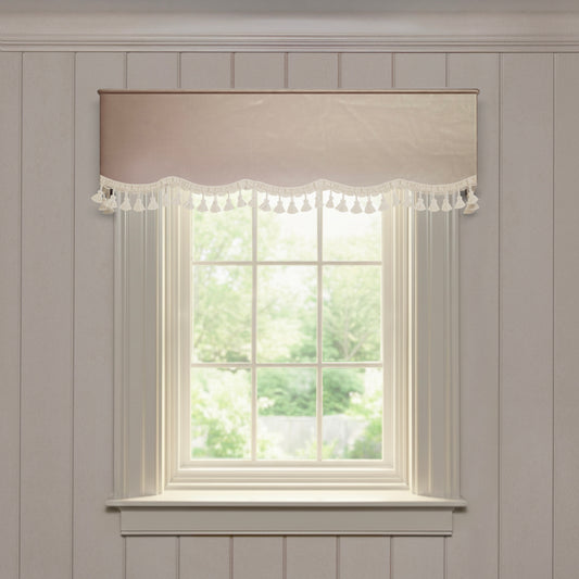 FEATURED: Shown in Scalloped / Cream Tassel