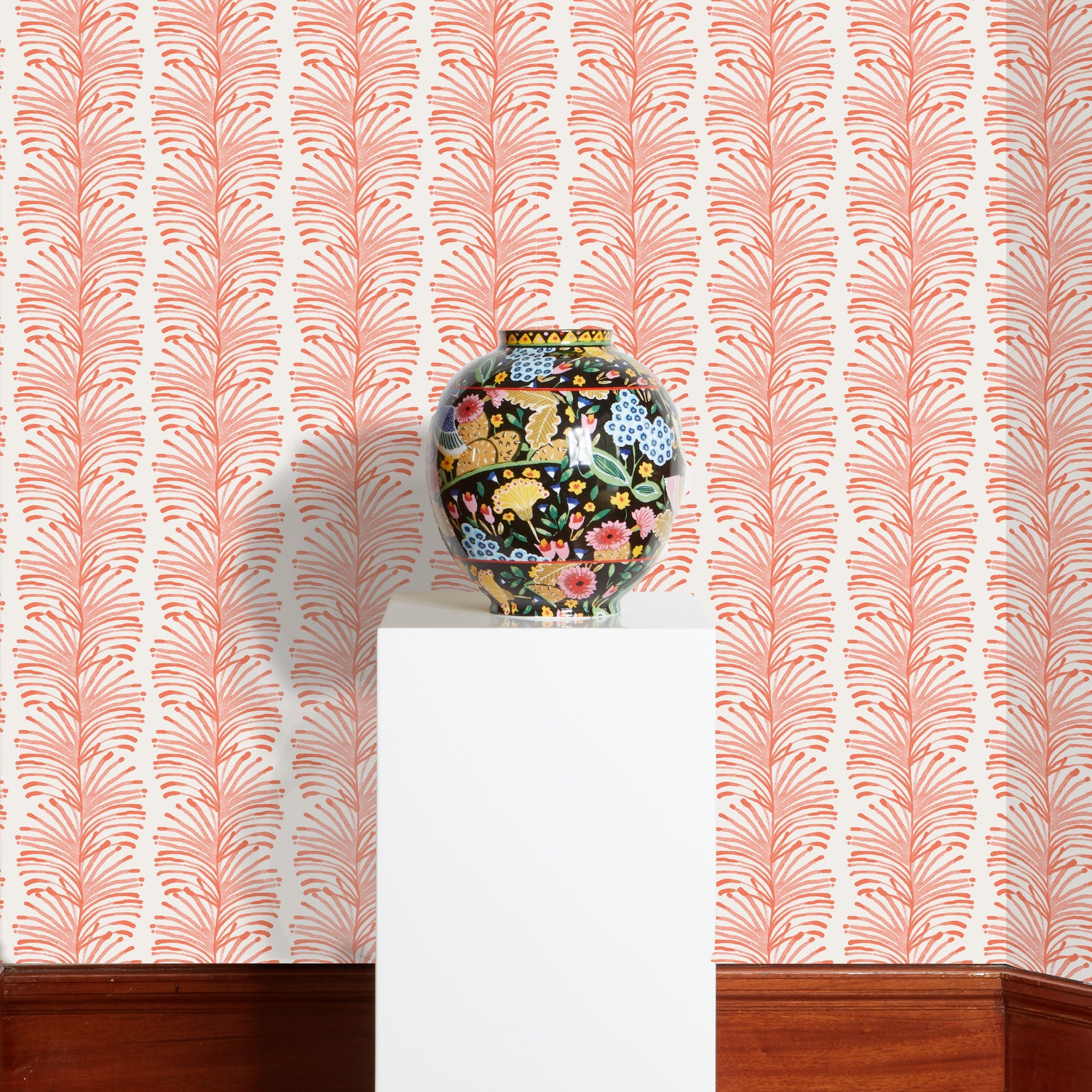 Emma Coral Wallpaper w. Vase